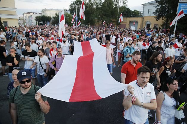 Марш в поддержку политзаключенны и новая волна арестов: что происходит в столице Белоруссии сегодня, 4 октября 